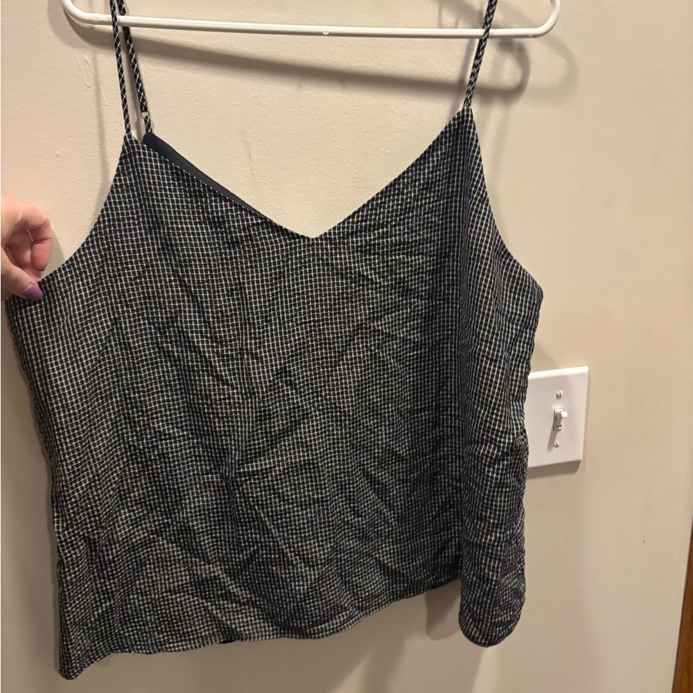 🔥 2/$10 3/12$ Banana Republic Black and White Gingham Camisole - Picture 2 of 5